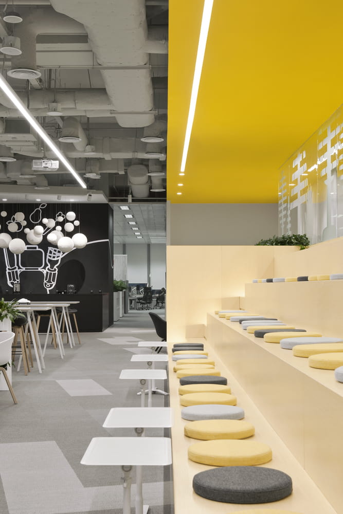 Yellow and Gray: Pantone Colors of the Year 2021 in Interior Design 3 yellow in design