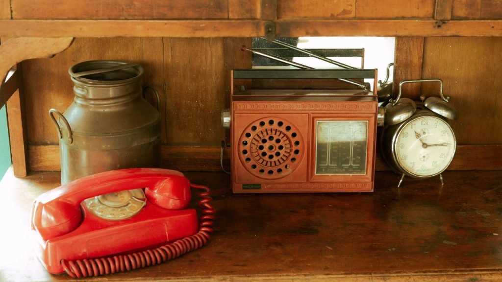 5 Signs Your Space Needs an Update 3 Sign 2: Outdated decor