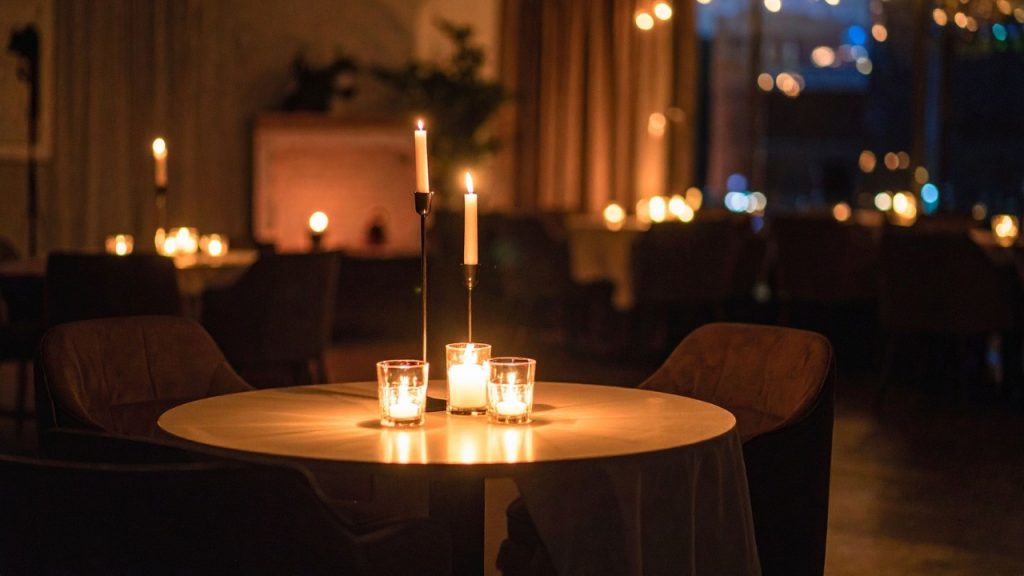5 Signs Your Space Needs an Update 6 Poorly Lit Space or a Romantic Atmosphere